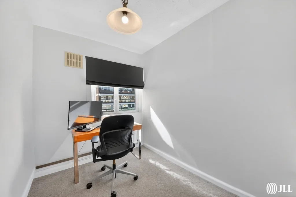 Flat Richmond Hill Court in Greater London