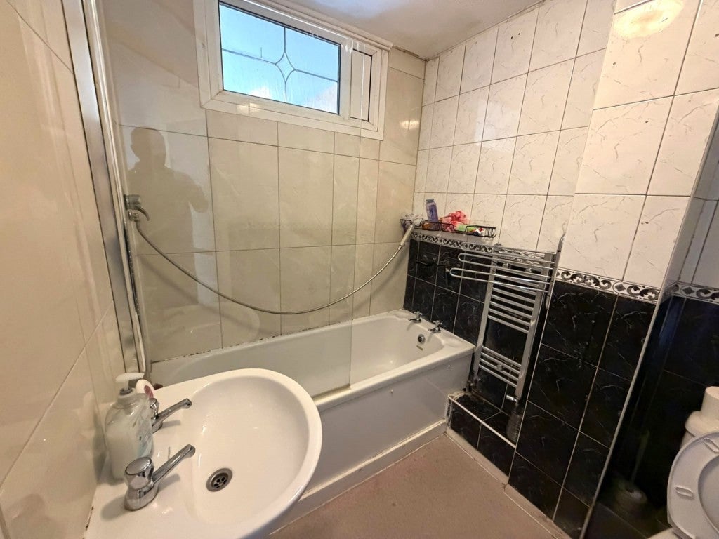 Flat Archery Close in Greater London