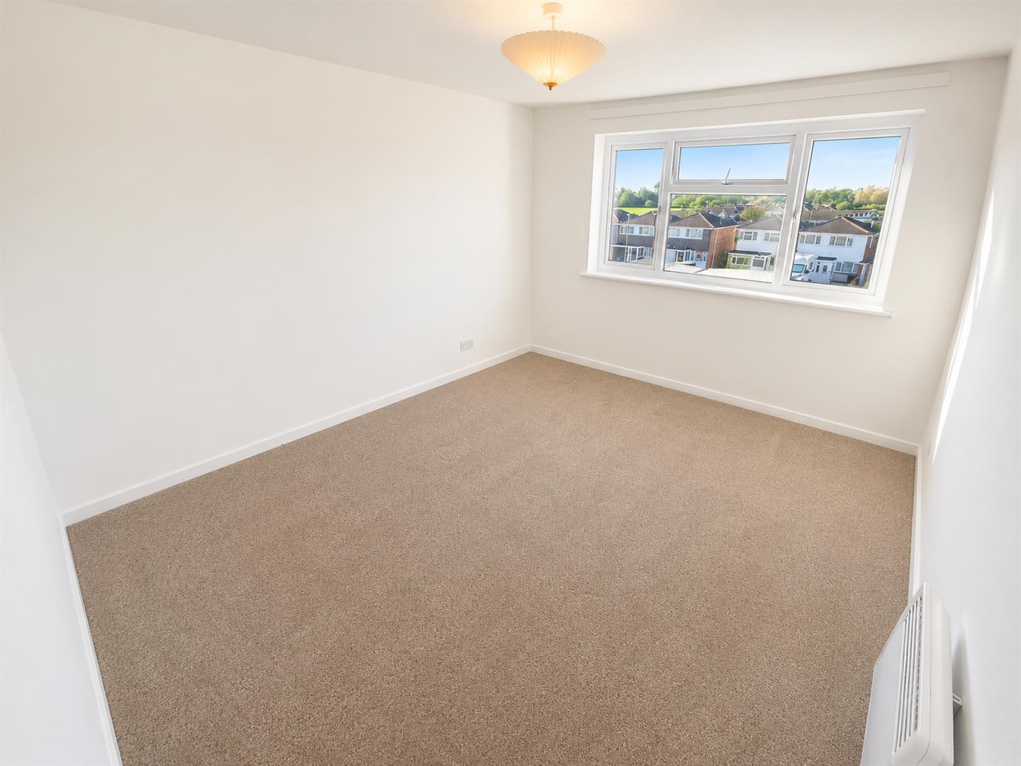 Flat Gale Moor Avenue in Gosport