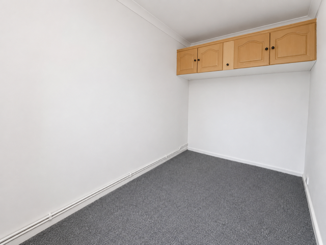 Flat Montana Close in Greater London