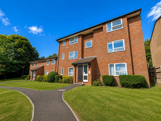 Flat Montana Close in Greater London