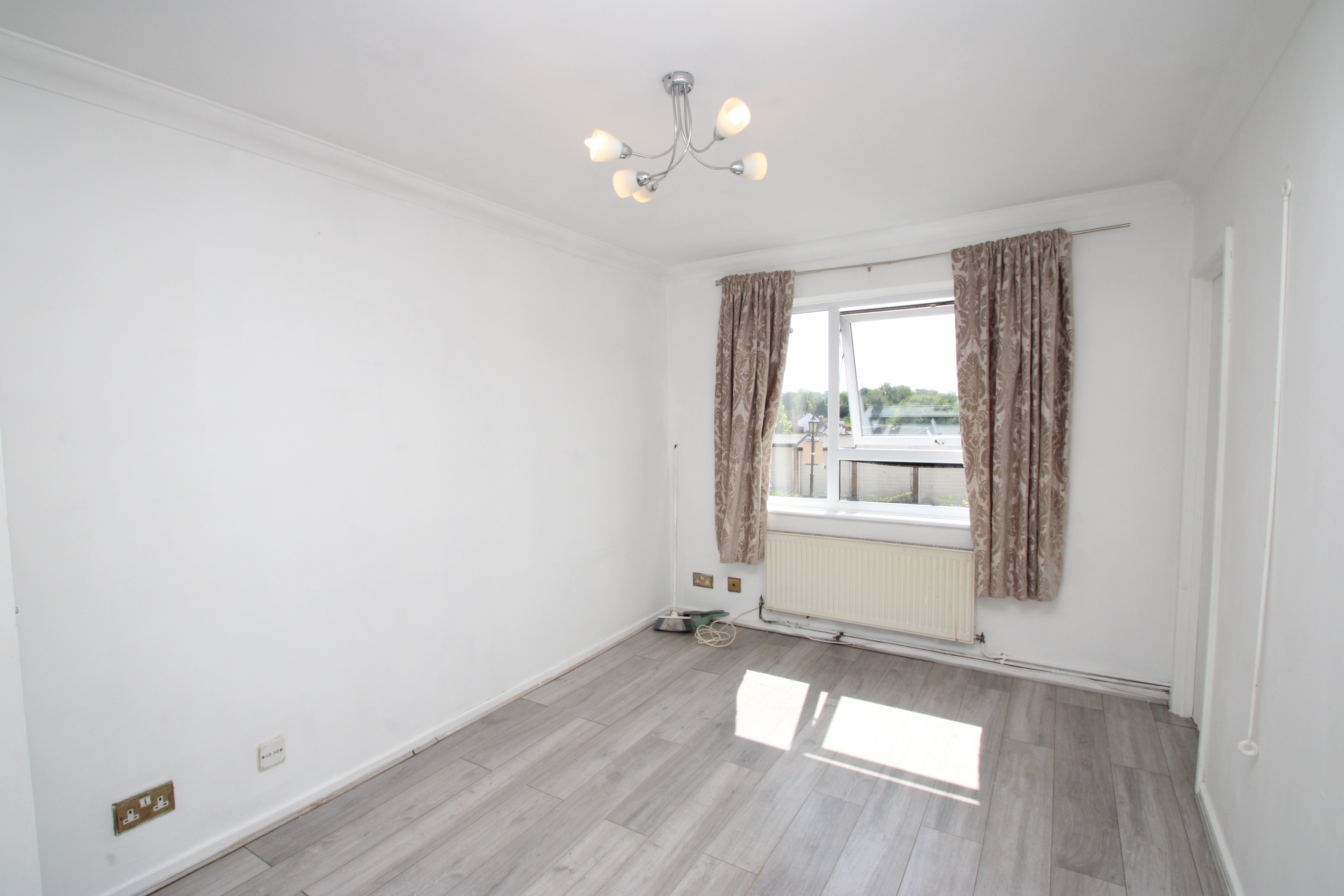 Flat Montana Close in Greater London