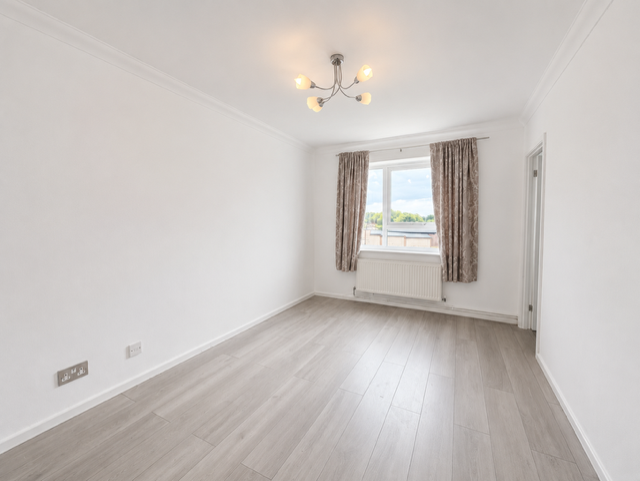 Flat Montana Close in Greater London