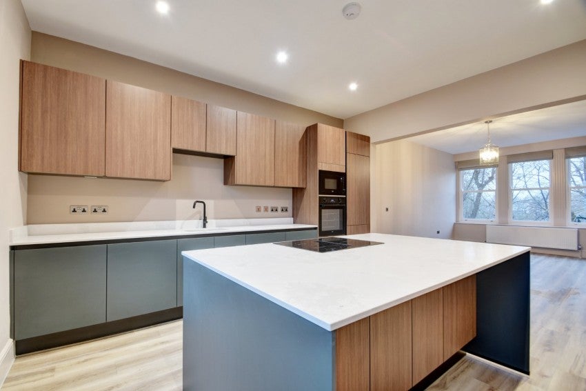 Flat Harlow Moor Drive in Harrogate