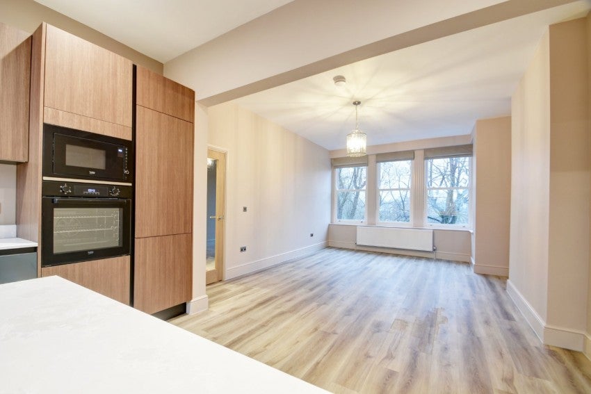 Flat Harlow Moor Drive in Harrogate