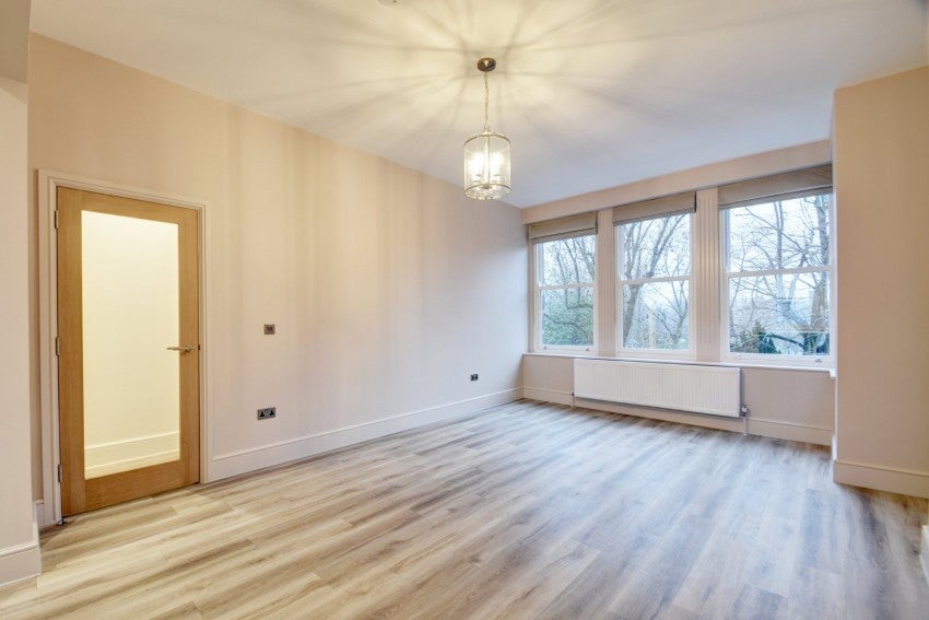Flat Harlow Moor Drive in Harrogate