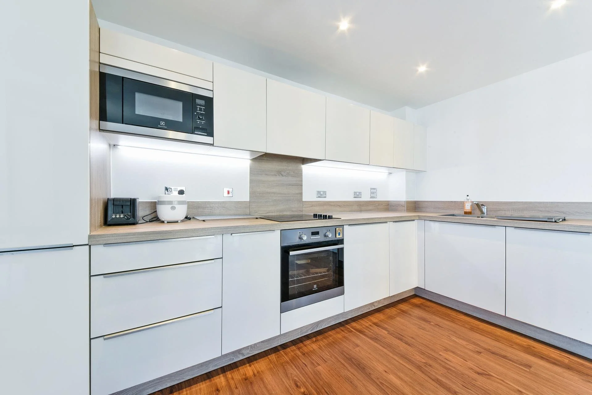Flat Vian Street in Greater London