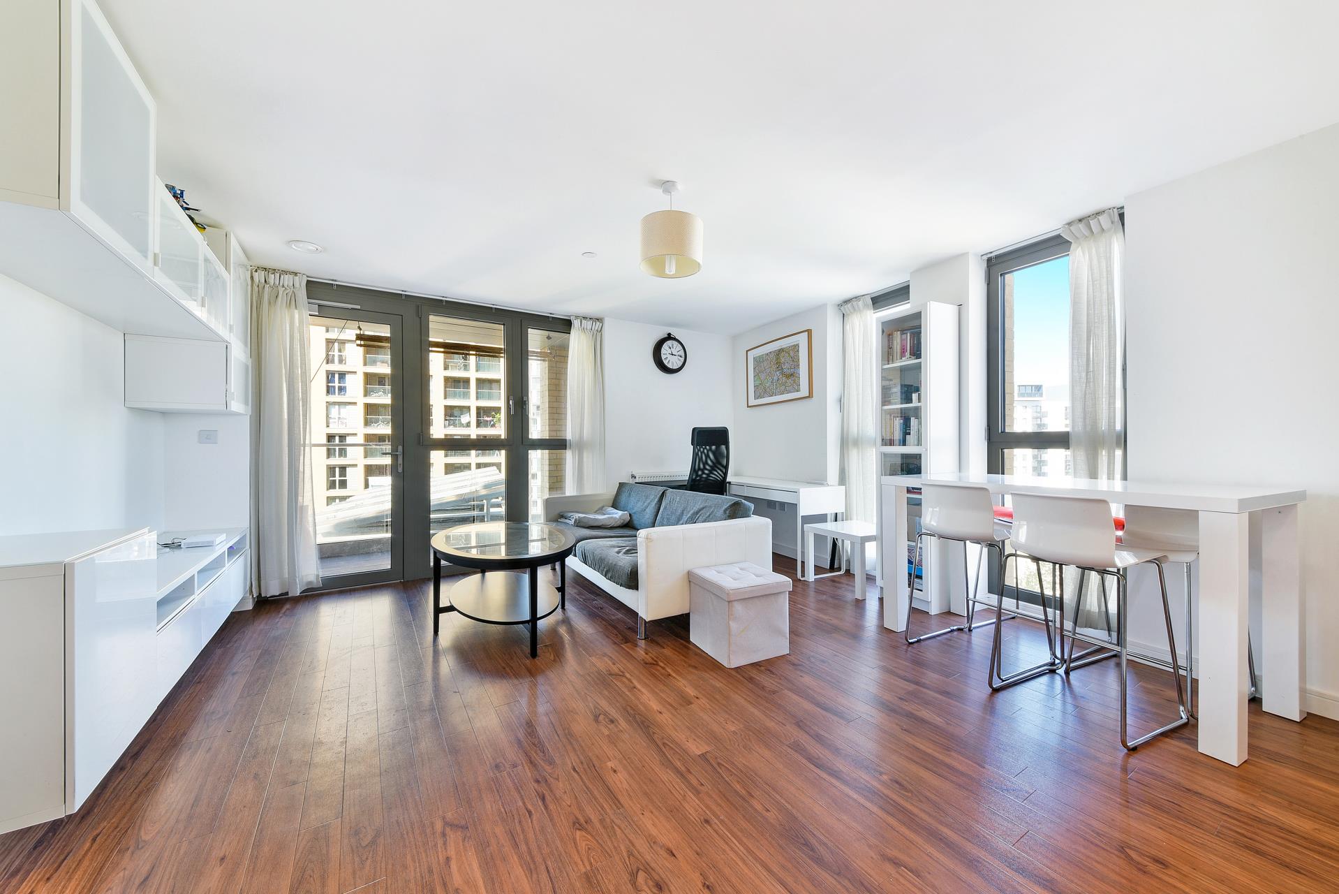 Flat Vian Street in Greater London