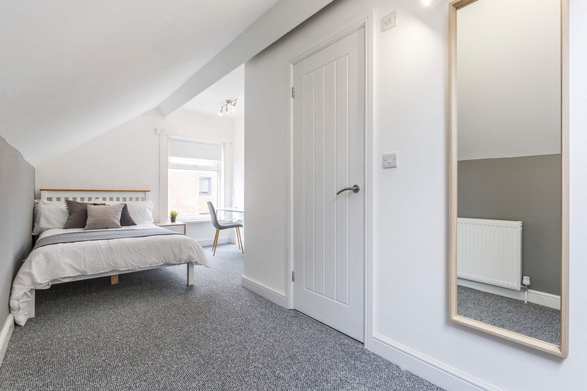 Room Cross Quarry Street in Leeds