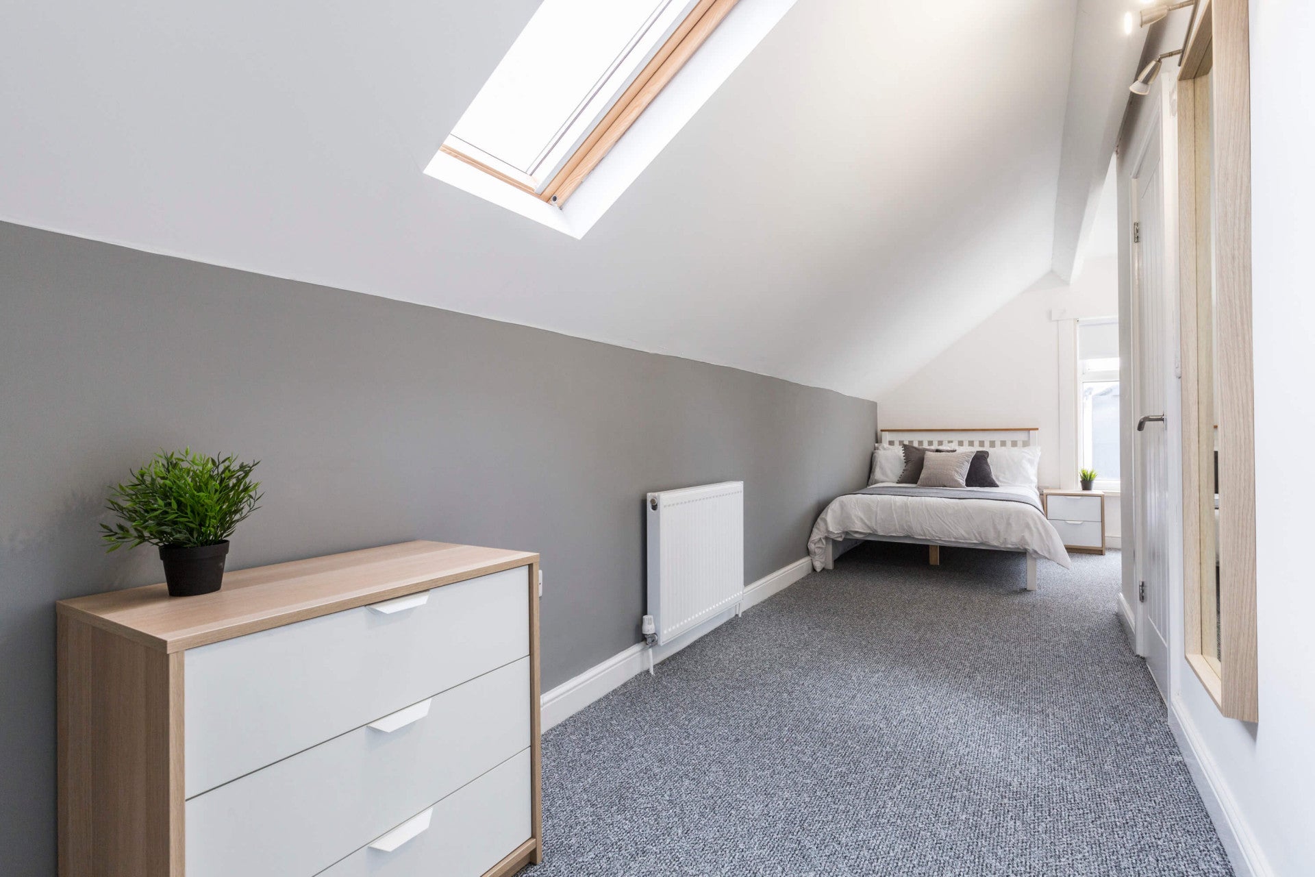 Room Cross Quarry Street in Leeds