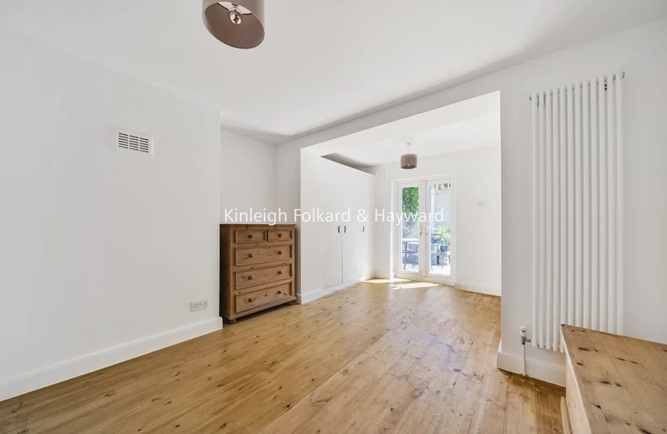 Flat Albion Road in Greater London