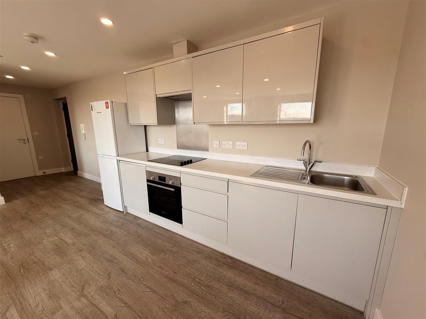 Flat Stonegate Road in Leeds