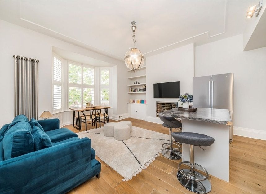 Flat Cadogan Road in Greater London