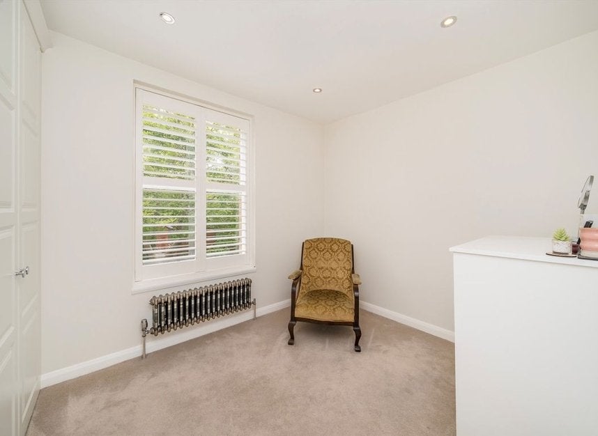 Flat Cadogan Road in Greater London