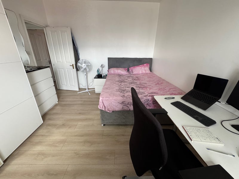 Room Broad Lane in Greater London