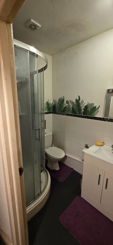 Room Ruby Street in Cardiff