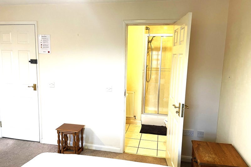 Room Aqua Place in Rugby