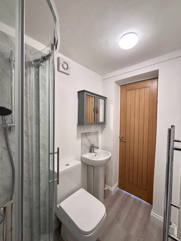Room Thornhill Place in Maidstone