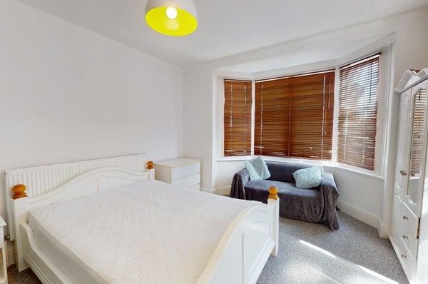 Flat Bramley Road in Leicester