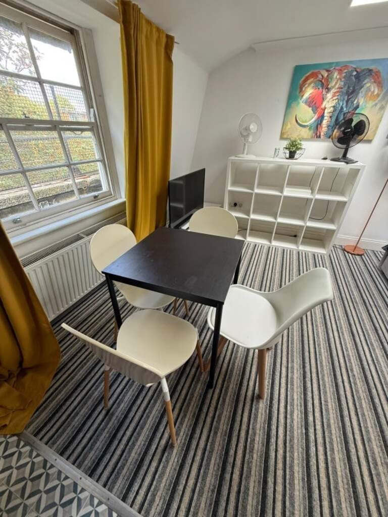 Flat Halliford Street in Greater London
