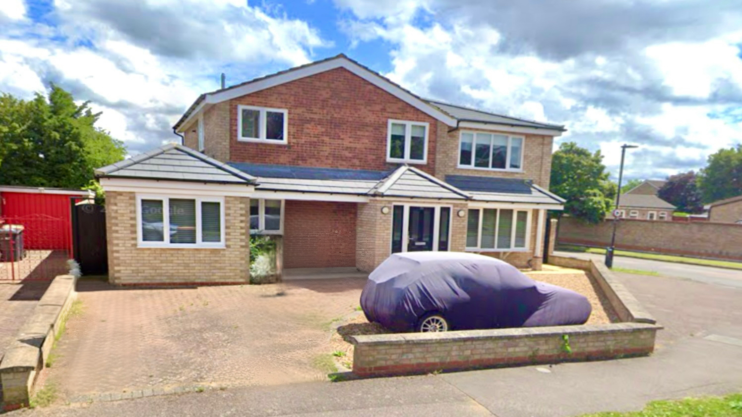 House Waveney Avenue in Bedford