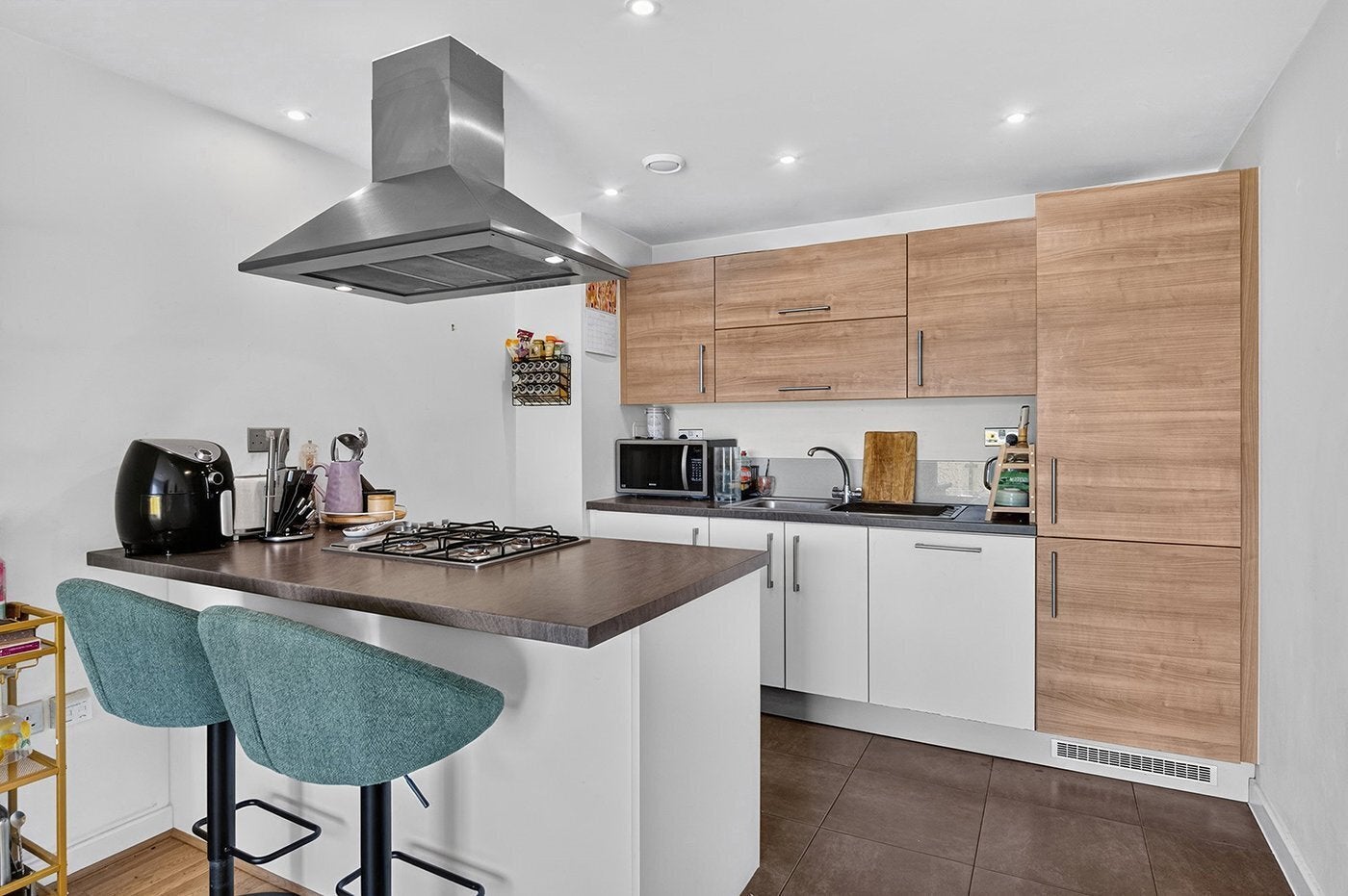 Flat Wager Street in Greater London