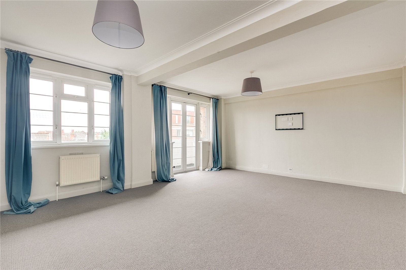 Flat Oaklands Road in Greater London