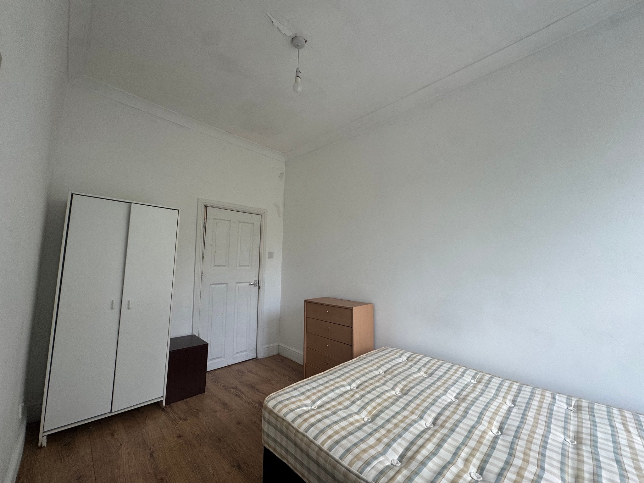 Flat Childeric Road in Greater London