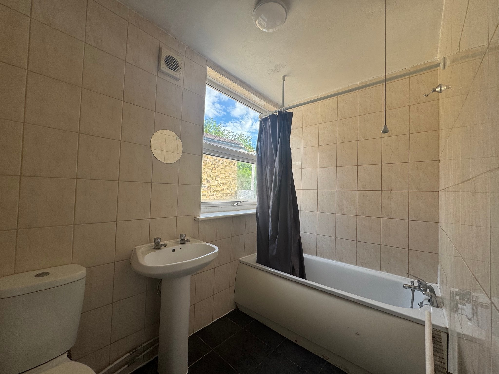 Flat Childeric Road in Greater London