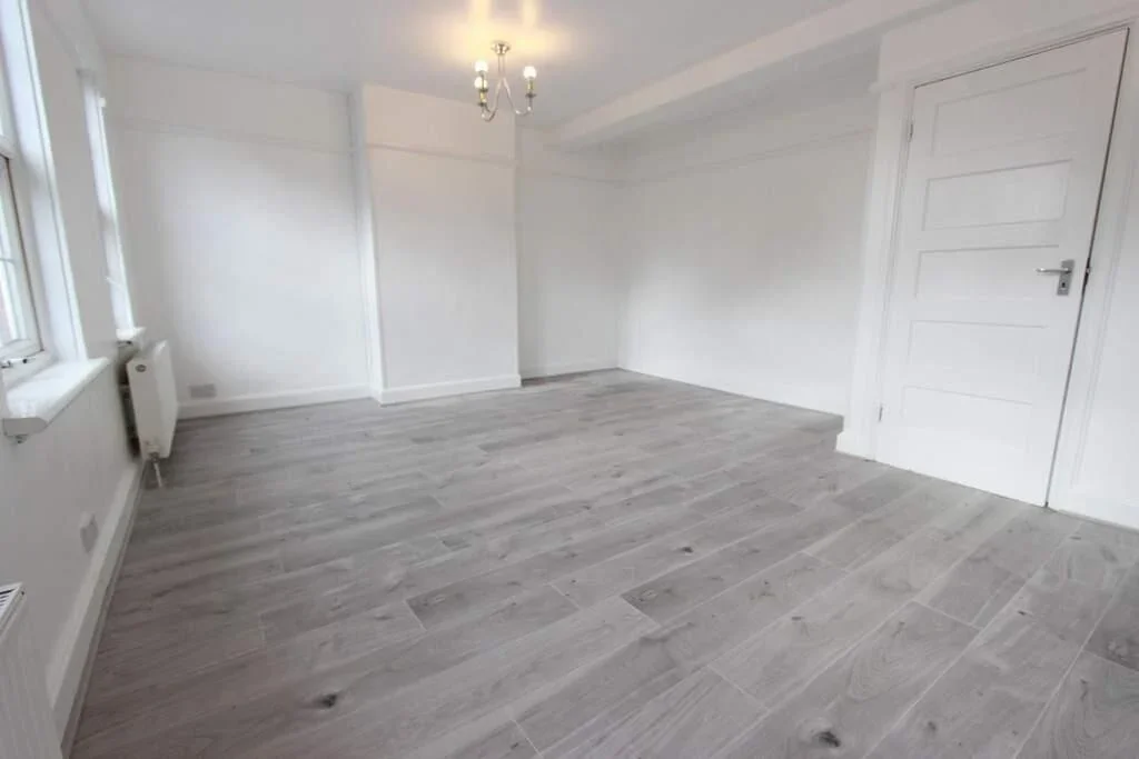 Flat Brookside South in Greater London