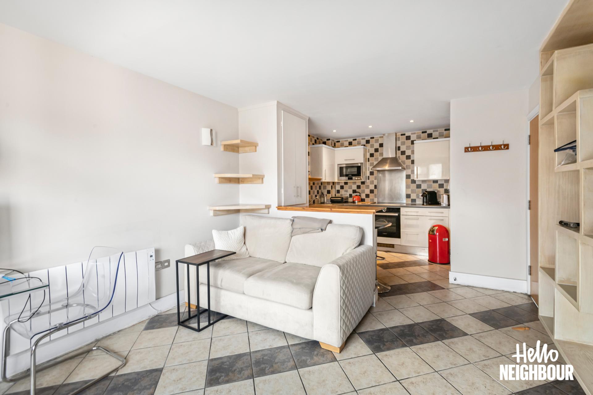 Flat Peckham Grove in Greater London