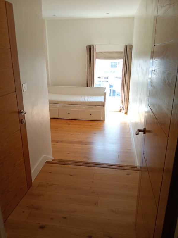 Room Mint Walk in Greater London