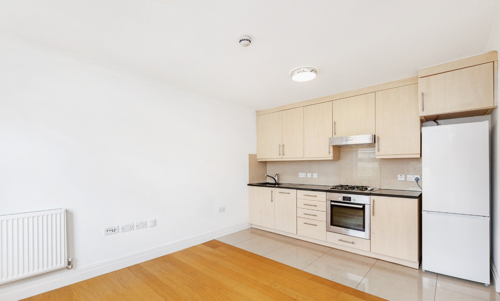 Flat Rathgar Avenue in Greater London