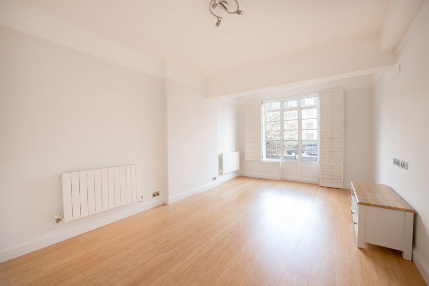Flat Haverstock Hill in Greater London