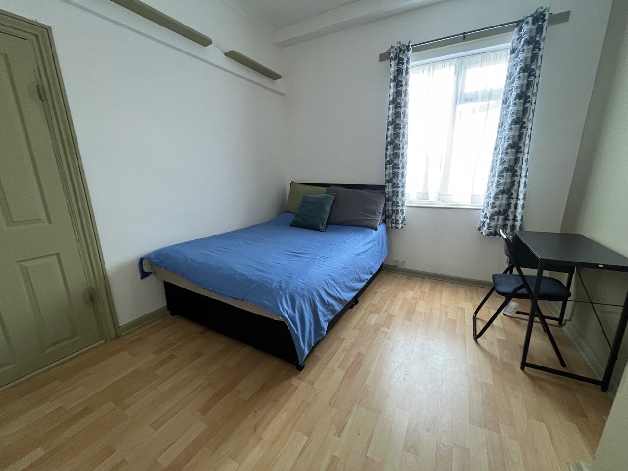 Room Alma Road in Borough of Swale