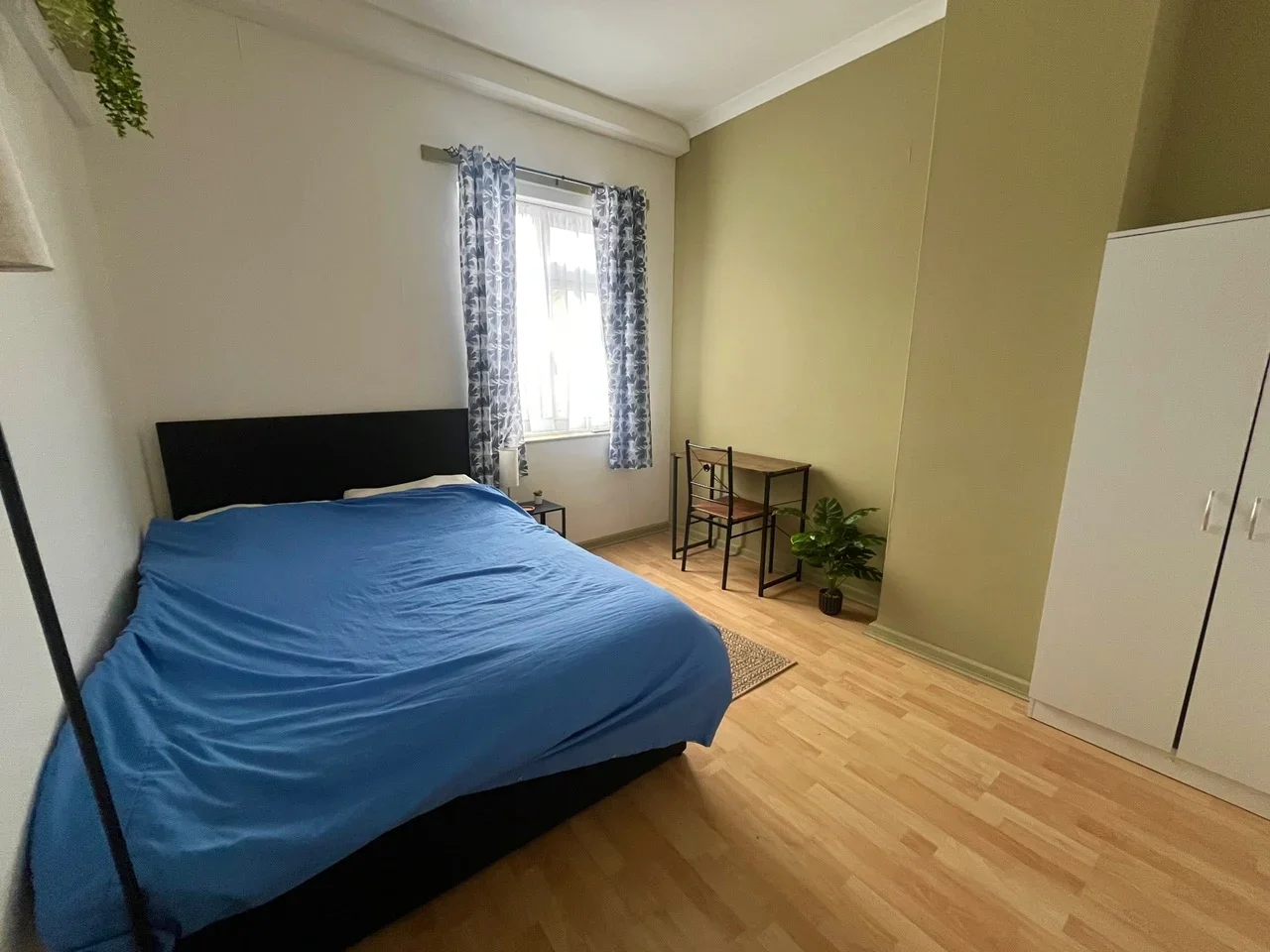 Room Alma Road in Borough of Swale