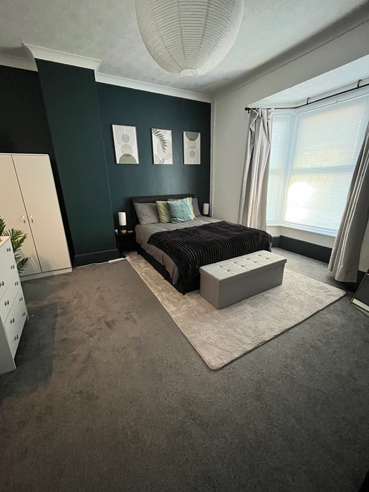 Room Alma Road in Borough of Swale