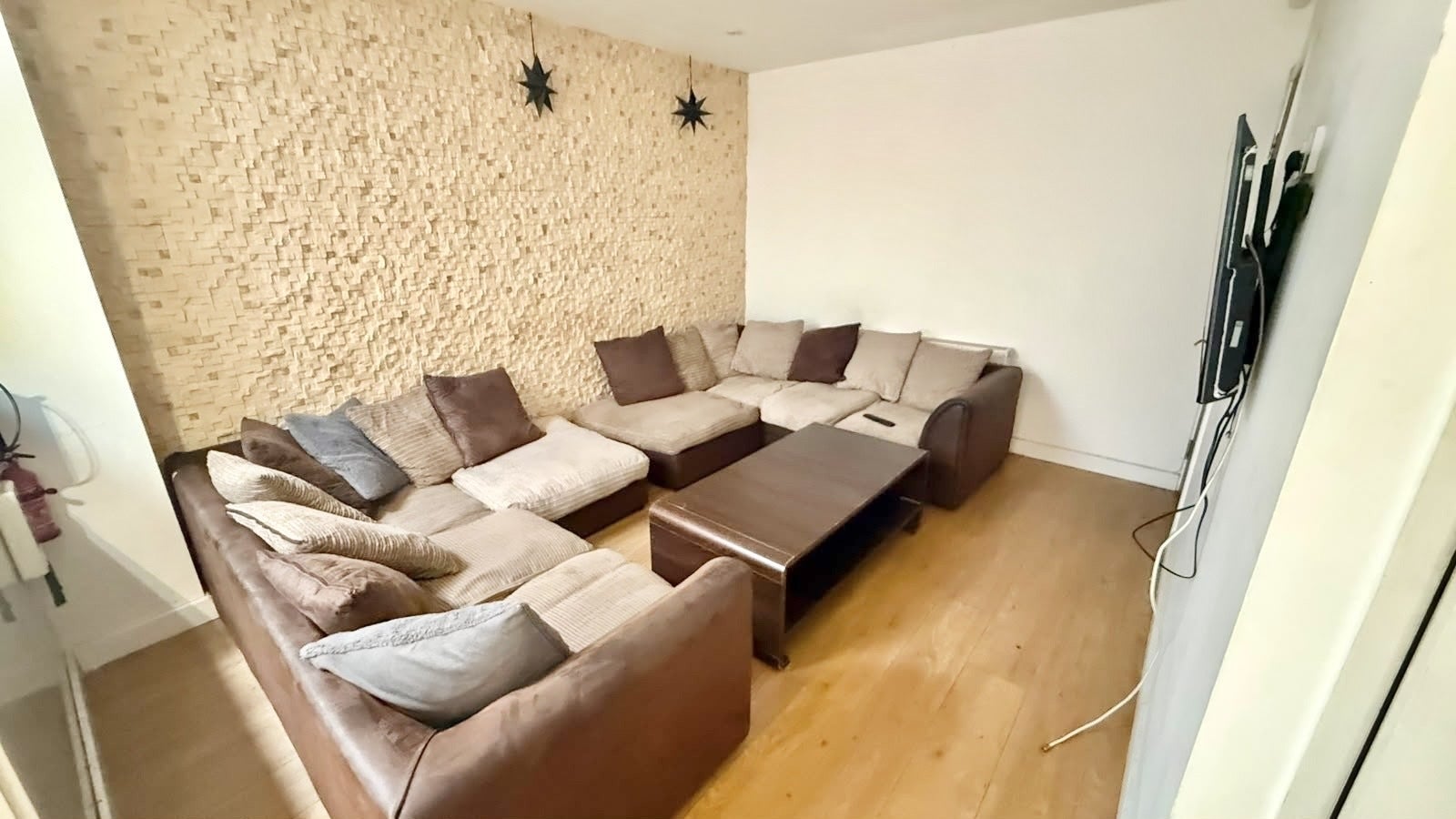 Room Heeley Road in Birmingham