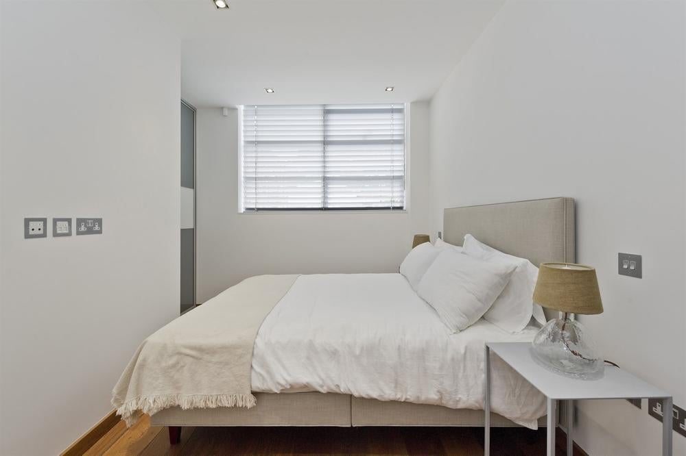 Flat Cambridge Square in City of Westminster