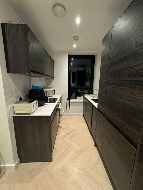 Room Crown Street in Greater London