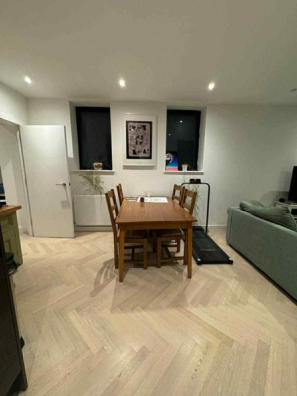Room Crown Street in Greater London