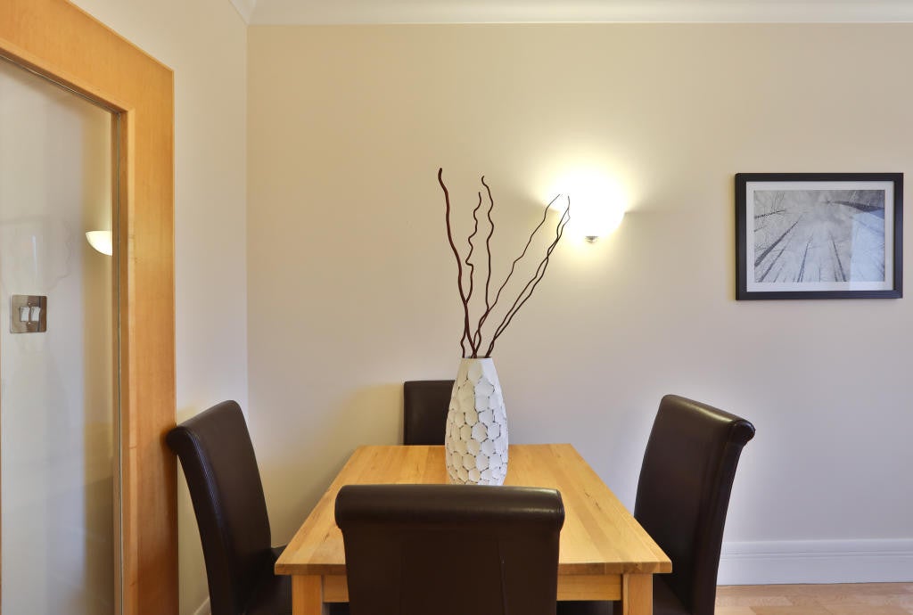 Flat Hatfields in Greater London