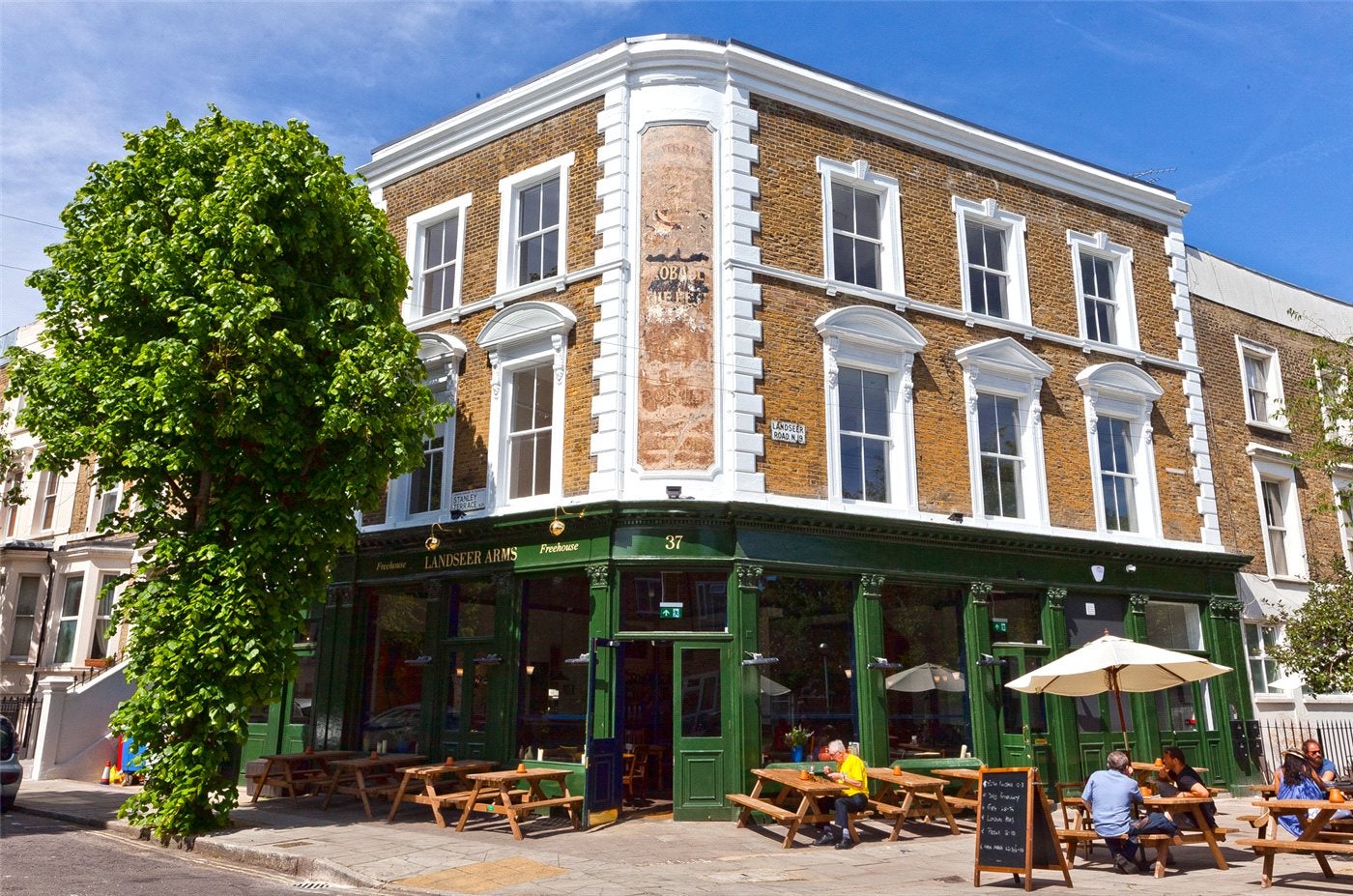 Flat Stanley Terrace in Greater London