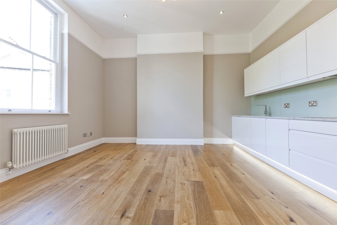 Flat Stanley Terrace in Greater London