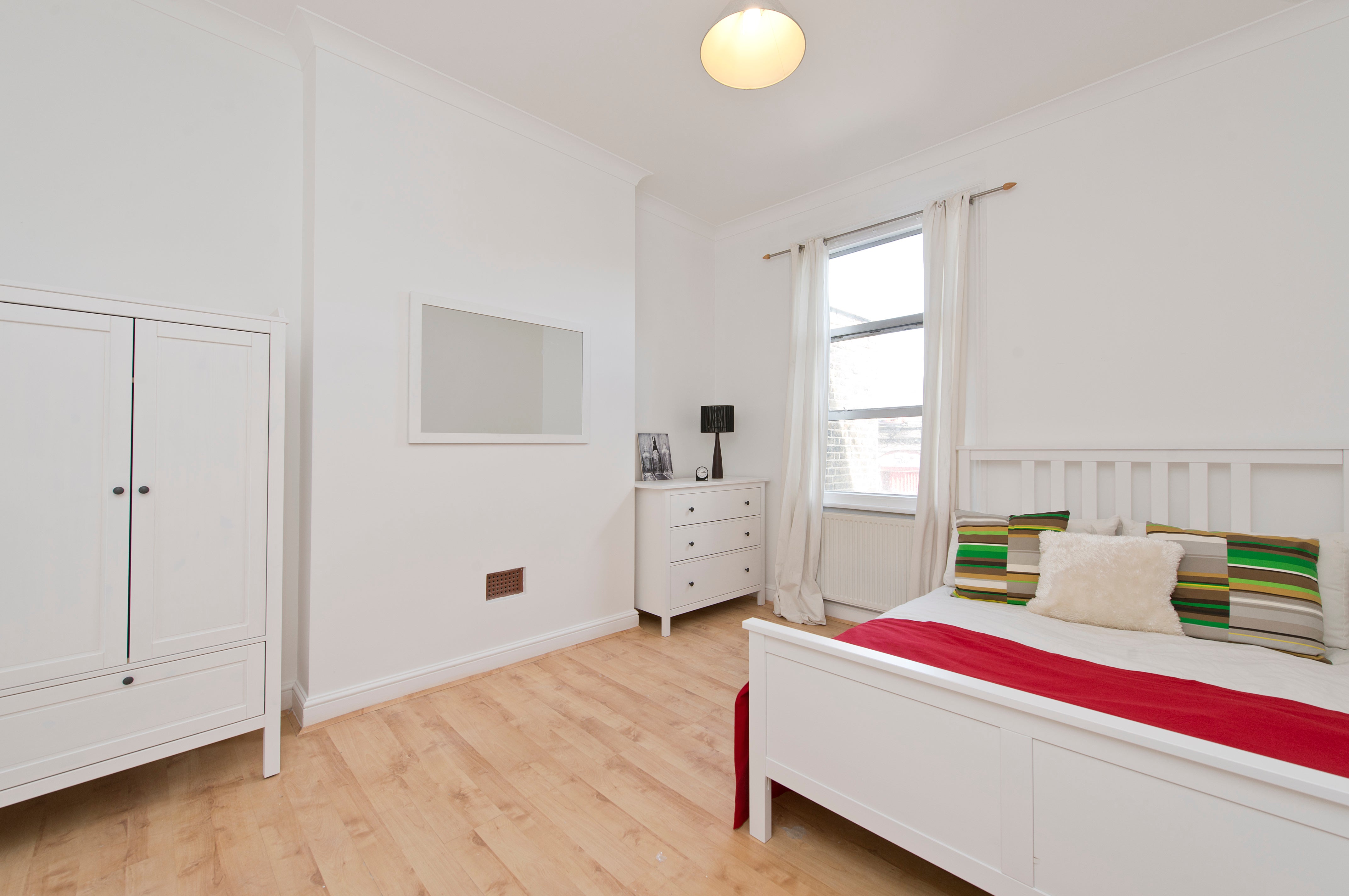 Room Frithville Gardens in Greater London