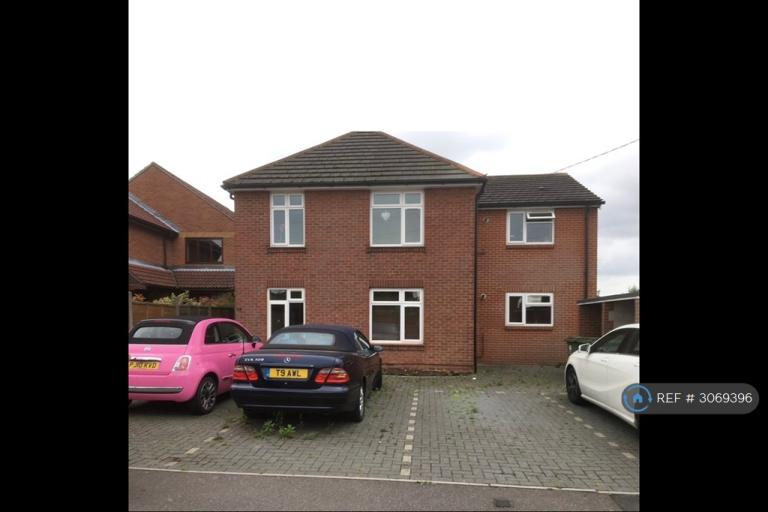 Flat Weybridge Close in Fareham