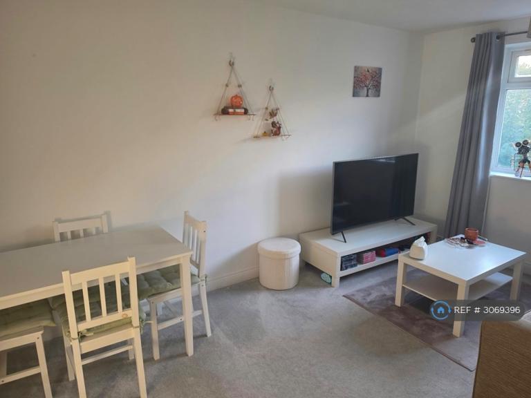 Flat Weybridge Close in Fareham