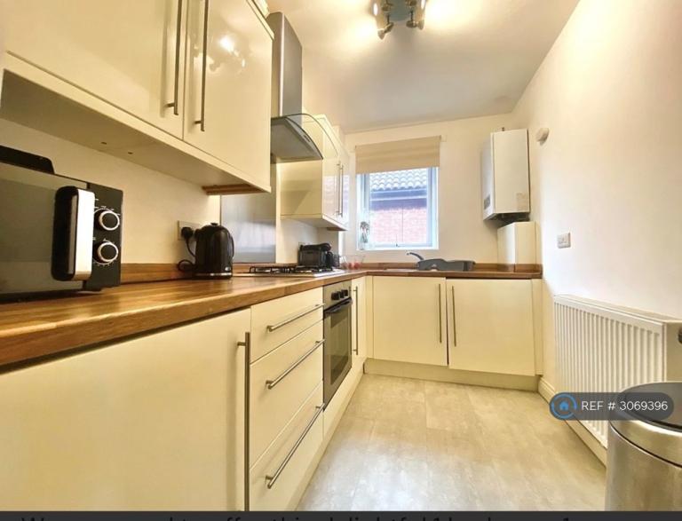 Flat Weybridge Close in Fareham