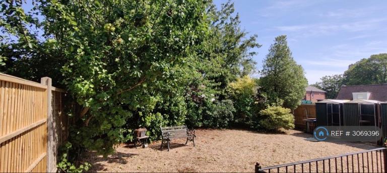 Flat Weybridge Close in Fareham