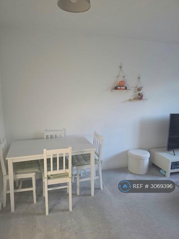 Flat Weybridge Close in Fareham